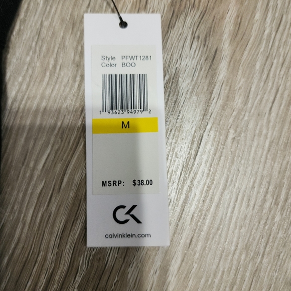 NWT Black Calvin Klein size M Active Top - Picture 3 of 3